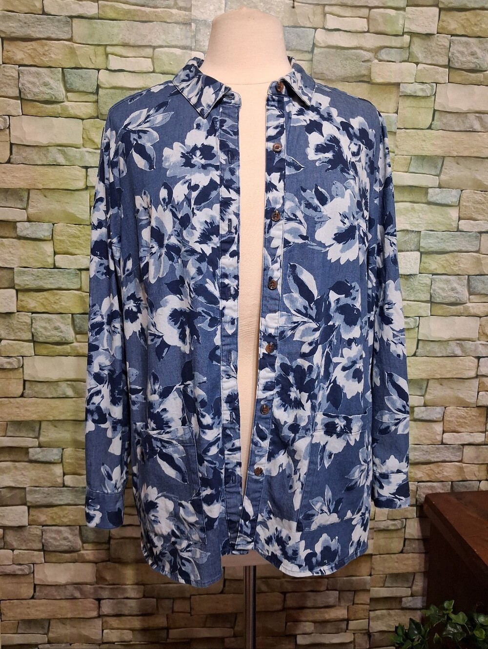 Isaac Mizrahi Blue White Floral Button-Down Shirt